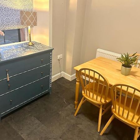 Large 2 Bedroom, Ground Floor Flat, Close To City EDI Exteriér fotografie