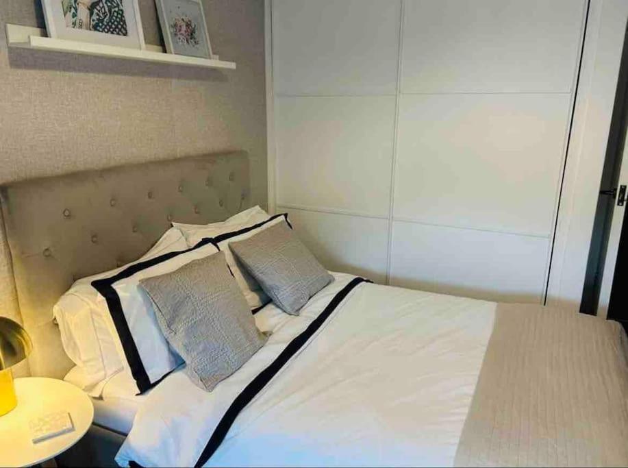 Large 2 Bedroom, Ground Floor Flat, Close To City EDI Exteriér fotografie