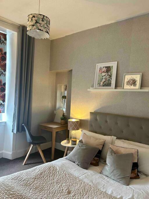 Large 2 Bedroom, Ground Floor Flat, Close To City EDI Exteriér fotografie