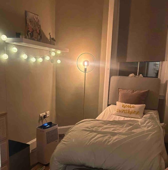 Large 2 Bedroom, Ground Floor Flat, Close To City EDI Exteriér fotografie